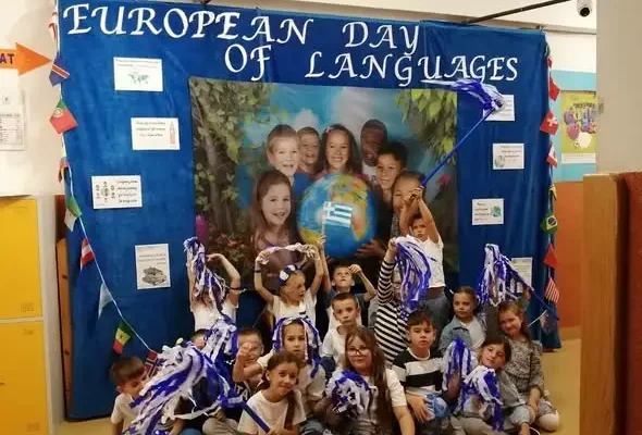 Europejski Dzień Języków w szkole – przedszkolaki i uczniowie przygotowali prezentacje państw