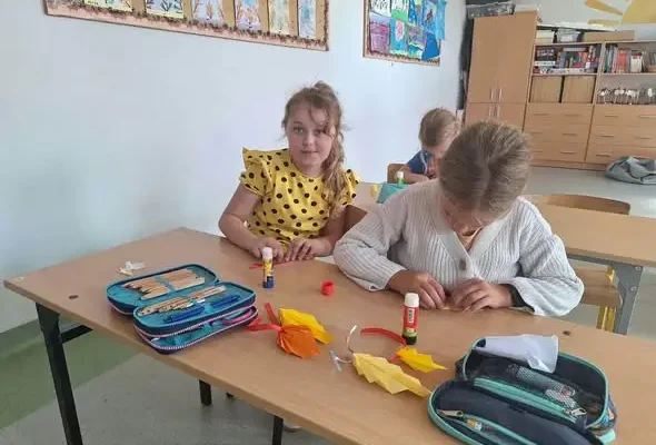 Jesienne warsztaty w Lubawce – dzieci tworzyły magiczne liście