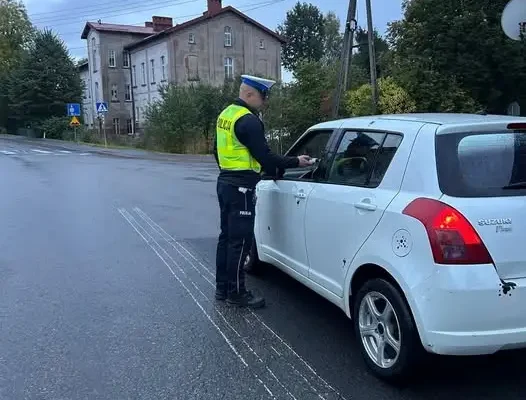 Policja w Kamiennej Górze kontroluje trzeźwość kierowców – akcja „Alkohol i narkotyki”