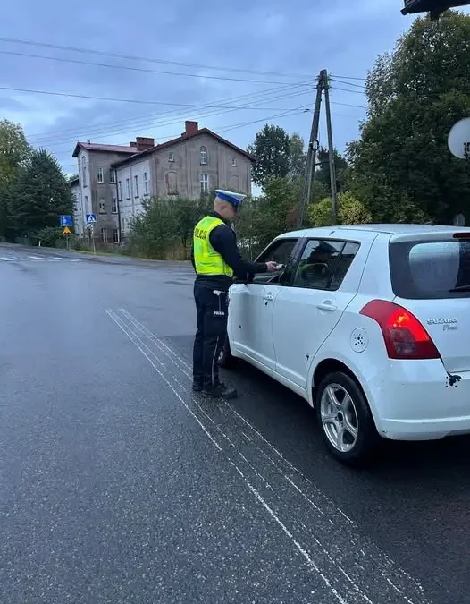 Policja w Kamiennej Górze kontroluje trzeźwość kierowców – akcja „Alkohol i narkotyki”