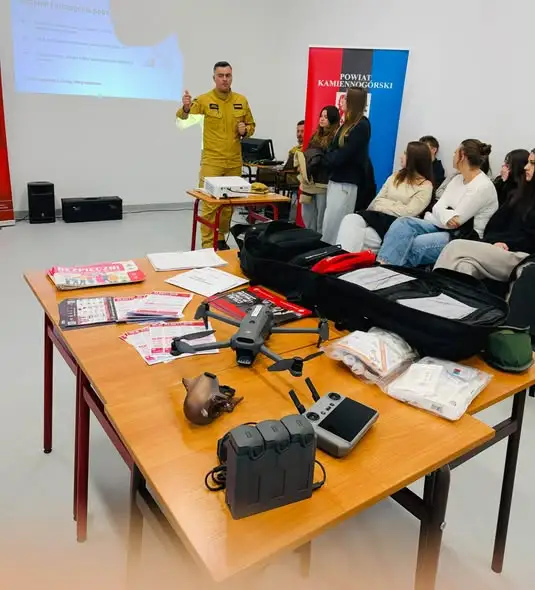 Uczniowie z Kamiennej Góry uczyli się, jak reagować w sytuacjach kryzysowych