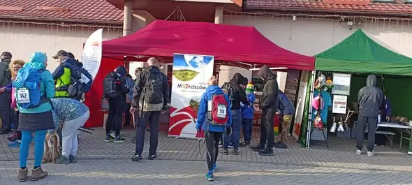 Rajd 3 Szlaki w Marciszowie: setki piechurów na kaczawskich trasach