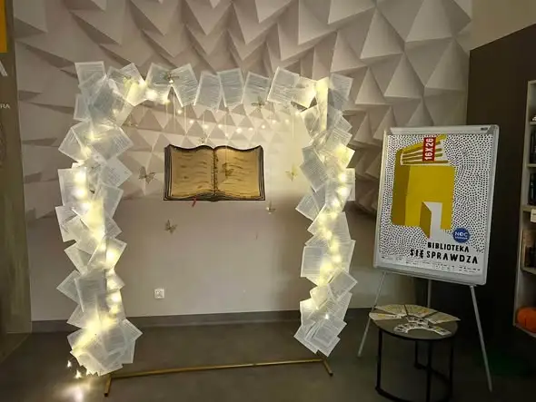 Noc Bibliotek w Mediatece w Krzeszowie: quizy, gry i seans filmowy
