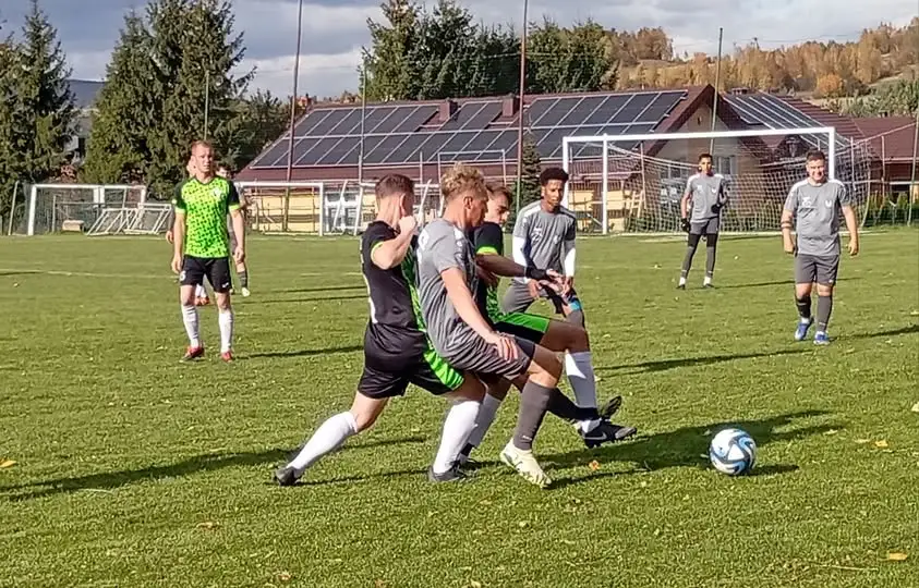 Derby dla Przedwojowa. Orzeł Lubawka przegrywa 1:2