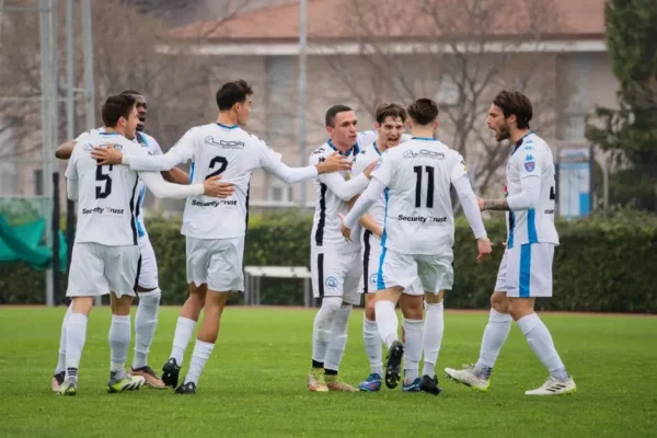 Olimpia Kamienna Góra wygrywa na wyjeździe z MKS Włókniarz Mirsk 2:1